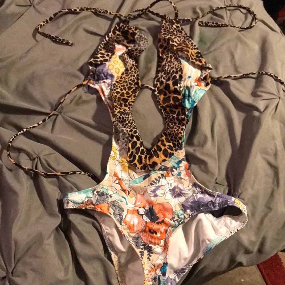 Victoria secret cut out monokini